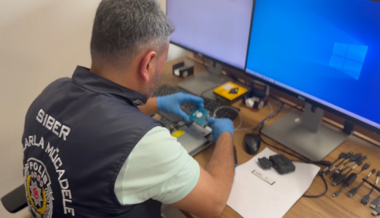 İzmir'in de aralarında bulunduğu 7 ilde siber dolandırıcılık operasyonu