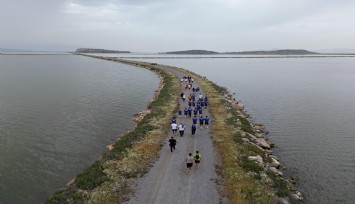 İzmir Kuş Cenneti'nde Ata’ya Saygı Yürüyüşü