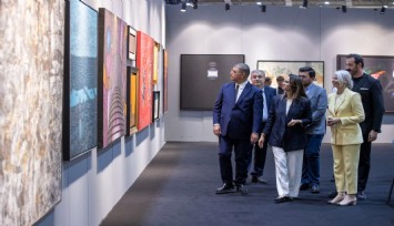 İzmir Sanat ve Antika Fuarı kapılarını açtı