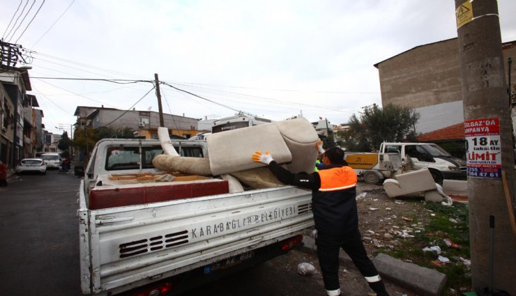 Karabağlar'da mobilya ve bahçe atıkları toplanıyor