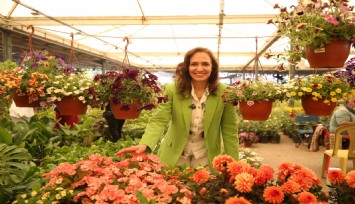 Karşıyaka Çiçek Festivali binlerce doğa tutkununu buluşturdu