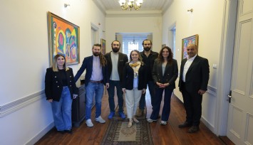 Konak’ta imzalar sanat için atıldı