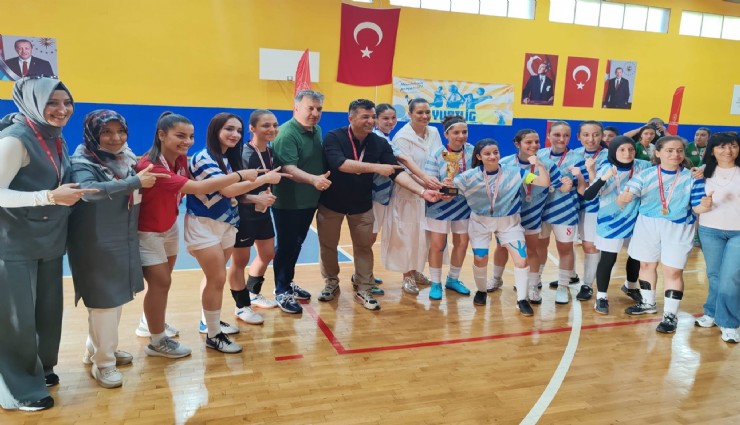 Kütahya kız futsal takımı Türkiye şampiyonu