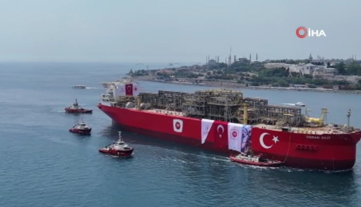 ‘Osman Gazi’ platformunun boğazdan geçişi dron ile görüntülendi