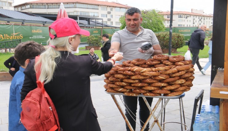 Sivas'ta simitçi tezgahına POS makinesi koydu