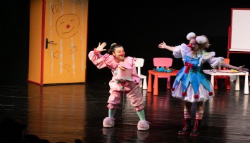 Soytarılar Okulu minikler için sahnelendi