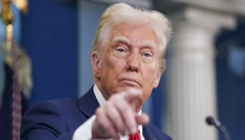 Trump, Avrupa Birliği'ne yüzde 50 gümrük vergisi uygulanmasını önerdi