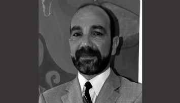 Yazar Süha Oğuzertem İstanbul'da binada çıkan yangında can verdi