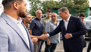 Başkan Tugay vatandaşlarla bayramlaştı