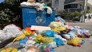 Buca'da maaş krizi 8. gününde: Çöp dağları oluştu