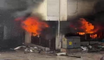 Denizli'de tarihi çarşıda çıkan yangında zaman karşı mücadele veriliyor