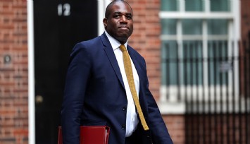 İngiltere'de İsrailli aşırı sağcı iki bakana yaptırım