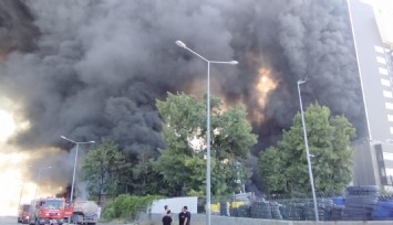 İzmir’i rahatlatan haber: İtfaiyenin müdahalesiyle yangının hastaneye sıçraması önlendi