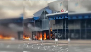 Kuzey İrlanda'da şiddet olayları üçüncü günde: Eğlence merkezi ateşe verildi