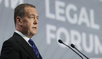 Rusya: 'Barışçı bir başkan olarak göreve gelen Trump, ABD için yeni bir savaş başlattı'