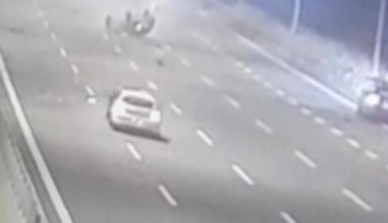 Sakarya’da feci kaza: 9 yaşındaki çocuk takla atan otomobilden yola savruldu