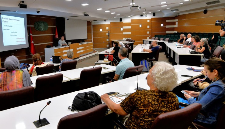 Sebzeciliğin temelleri bilimsel yöntemlerle anlatıldı