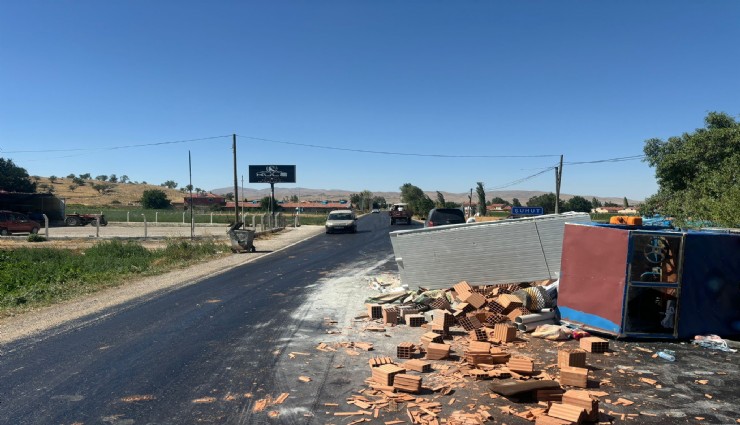 Afyonkarahisar'da patpat devrildi: 5 kişi yaralandı