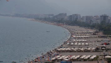 Antalya'nın simgesi Beydağları nem bulutu arasında kayboldu