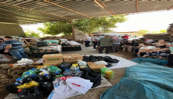 Aydın'dan İzmir'e yardım eli uzandı, topladıkları eşyaları teslim ettiler