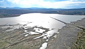 Çeşme Kutlu Aktaş Barajı'nda su seviyesi yüzde 5'in altına düştü