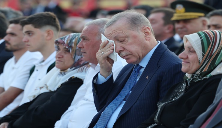 Cumhurbaşkanı Erdoğan: 'Devletine ihanet edenler, milletine kurşun sıkanlar, ruhunu 1 dolara satan alçaklar bunun bedelini mutlaka ödeyecekler'