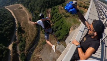 İstanbul’da 86 metrelik viyadükten paraşütle atladılar