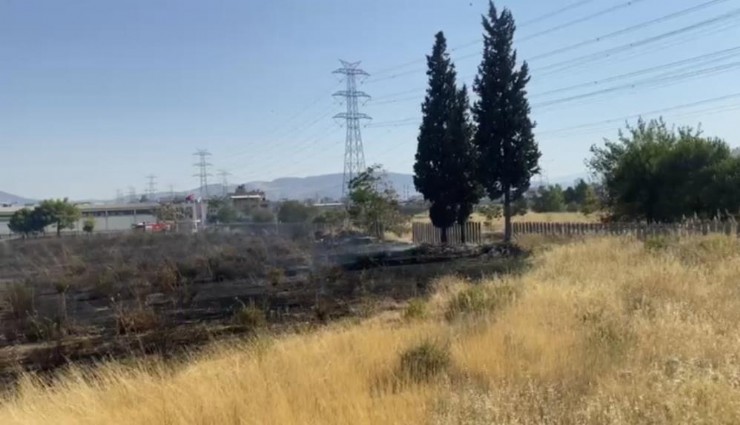 İzmir’de AVM yakınında çıkan yangın otoparka sıçradı: Hareketli saatler yaşandı