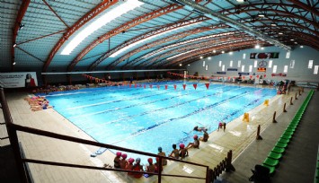 Karşıyaka Belediyesi Yüzme Havuzu’na modern dokunuş