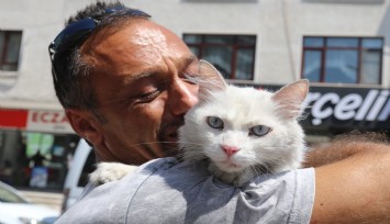 Kayıp kedisine günler sonra kavuştu, bu kez mutluluktan ağladı