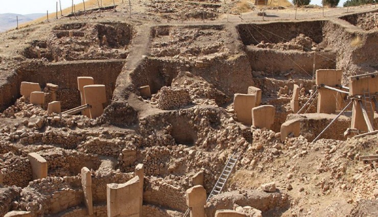 Kınık'ta tarihi kararlar: Mezar ve kale birinci derece sit alanı olarak tescillendi