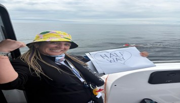 Milli yüzücü Bengisu Avcı’dan Kuzey Kanalı'nda dev performans: Yarısını 5 Saat 15 dakikada geçti