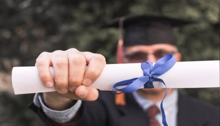 Okumak karın doyurmaz sözü Türkiye'de gerçek oldu