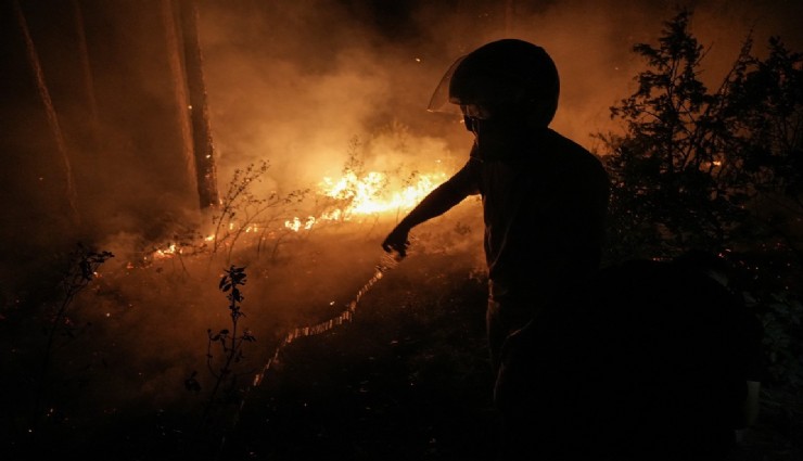 Pet şişelerle alevlere karşı mücadele