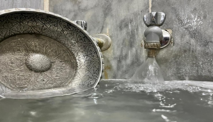 Söke'nin tarihi hamamı yıllara meydan okuyor