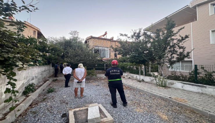 Tamir için çıktığı çatıdan düşerek öldü