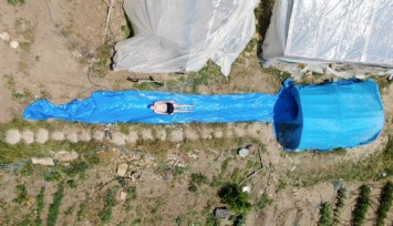 Yaz sıcağına ilginç çözüm: Köydeki evinin bahçesine kendi aquaparkını yaptı