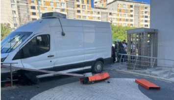 Başakşehir’de minibüs dehşeti: 5’i çocuk 6 kişi yaralandı