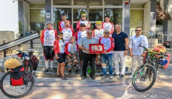 Bornovalılar 'Bir Milletin İzinde, Zaferin Yolunda' bisiklet turu yoğun ilgi gördü