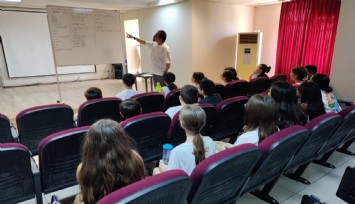 Çiğli’de Gençlik Tiyatrosu yeni sezon provalarına başladı