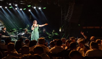 Derya Bedavacı’dan unutulmaz gece: Her dinleyici için bir ağaç dikildi