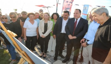 Dikili’de Ferdi Zeyrek Parkı açıldı