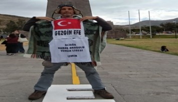 Ekvator çizgisinde Türk bayrağıyla zeybek oynadı