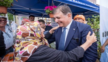 İzmir’de emekliye nefes aldıran destek