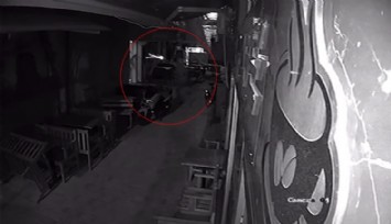 İzmir'de gazete binasına silahlı saldırı kamerada