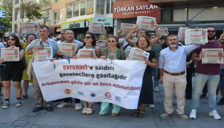 İzmir’de gazetecilerden Evrensel’e destek yürüyüşü: Gerçeğin ve emeğin sesi olmaya devam edeceğiz