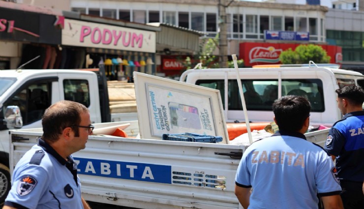 Karabağlar Belediyesi yol işgali denetimlerini sürdürüyor