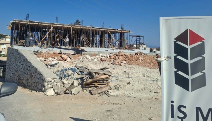 Karaburun’da neler oluyor? Ayrıcalıklı inşaata 3 metre çekme mesafesi uygulanmadı, yüzlerce metrekare fazla inşaat ortaya çıktı