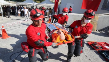 Karşıyaka Marmara Deprem’ni bilinçlendirerek andı