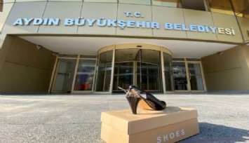 Kırık topuklu protesto: Aydın'da Çerçioğlu'nu kırık topukla protesto ettiler